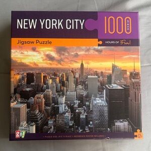 New York City 100-Piece Jigsaw Puzzle - Purple & Orange Box